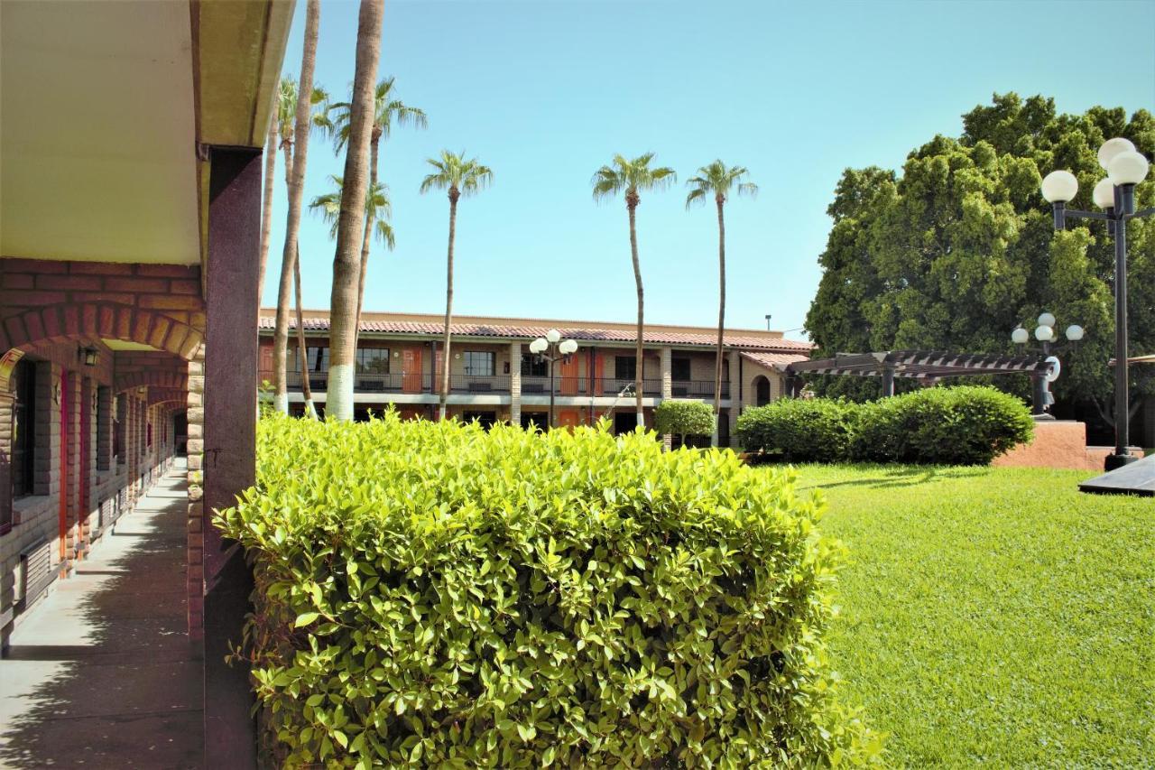 Hotel Colonial Mexicali Exteriör bild